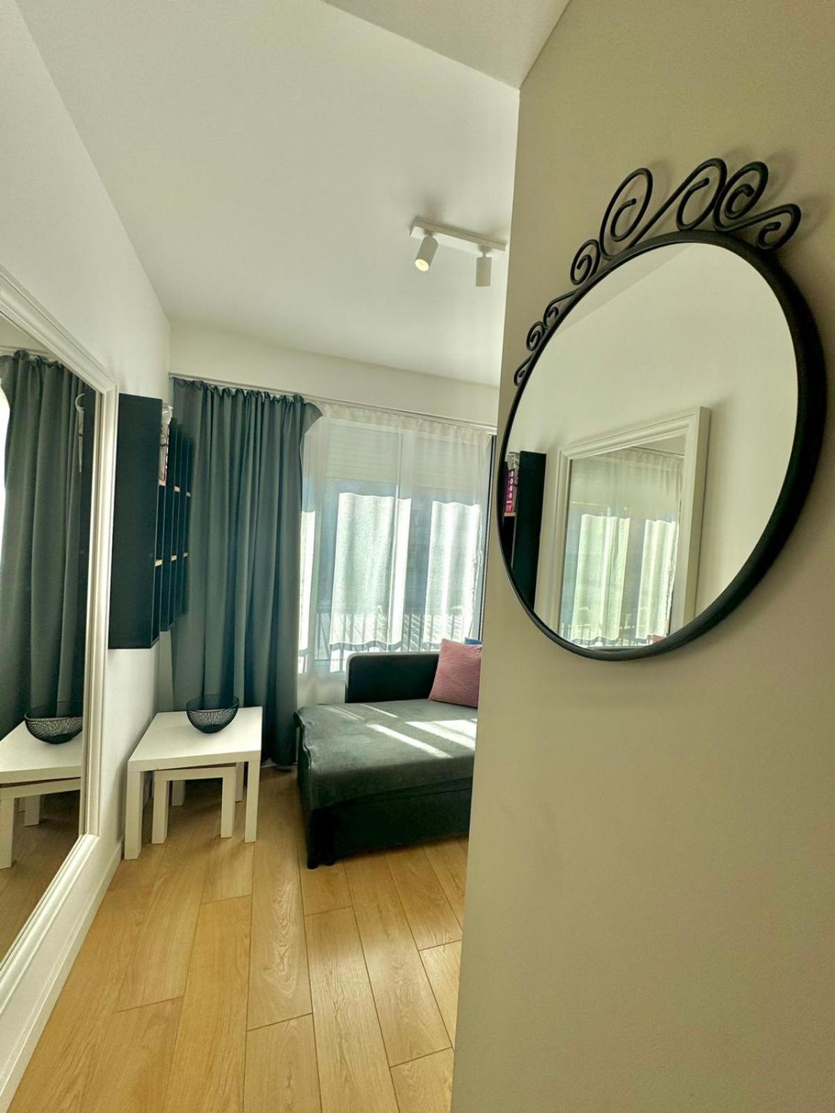 Terminal Apartment *